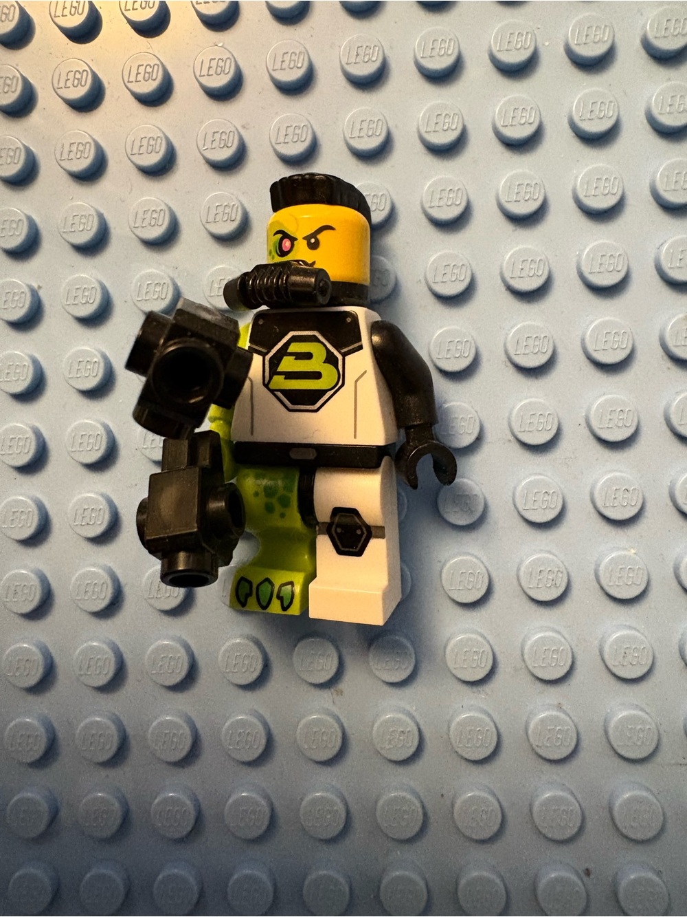 Lego Minifigures Series 26 - Blacktron Mutant